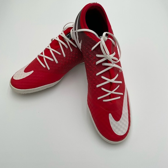 NIKEiD Custom Shoe - Picture 1 of 6